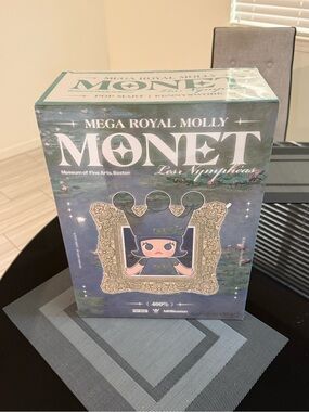 Pop Mart Mega Royal Molly Monet 400%